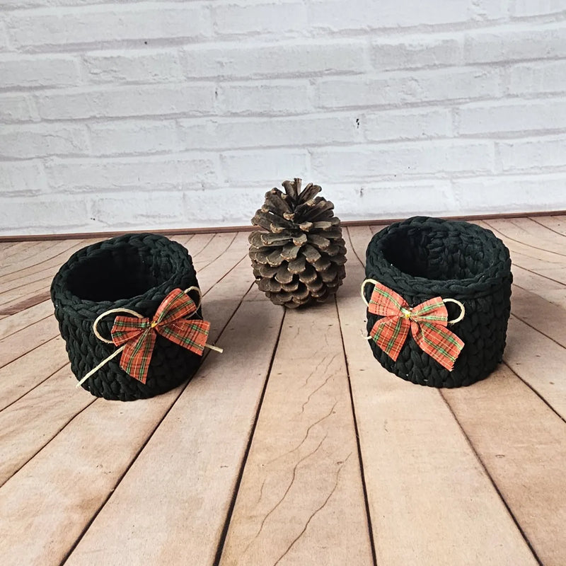 Kit Porta Panetone de Crochê Preto com laço Vermelho